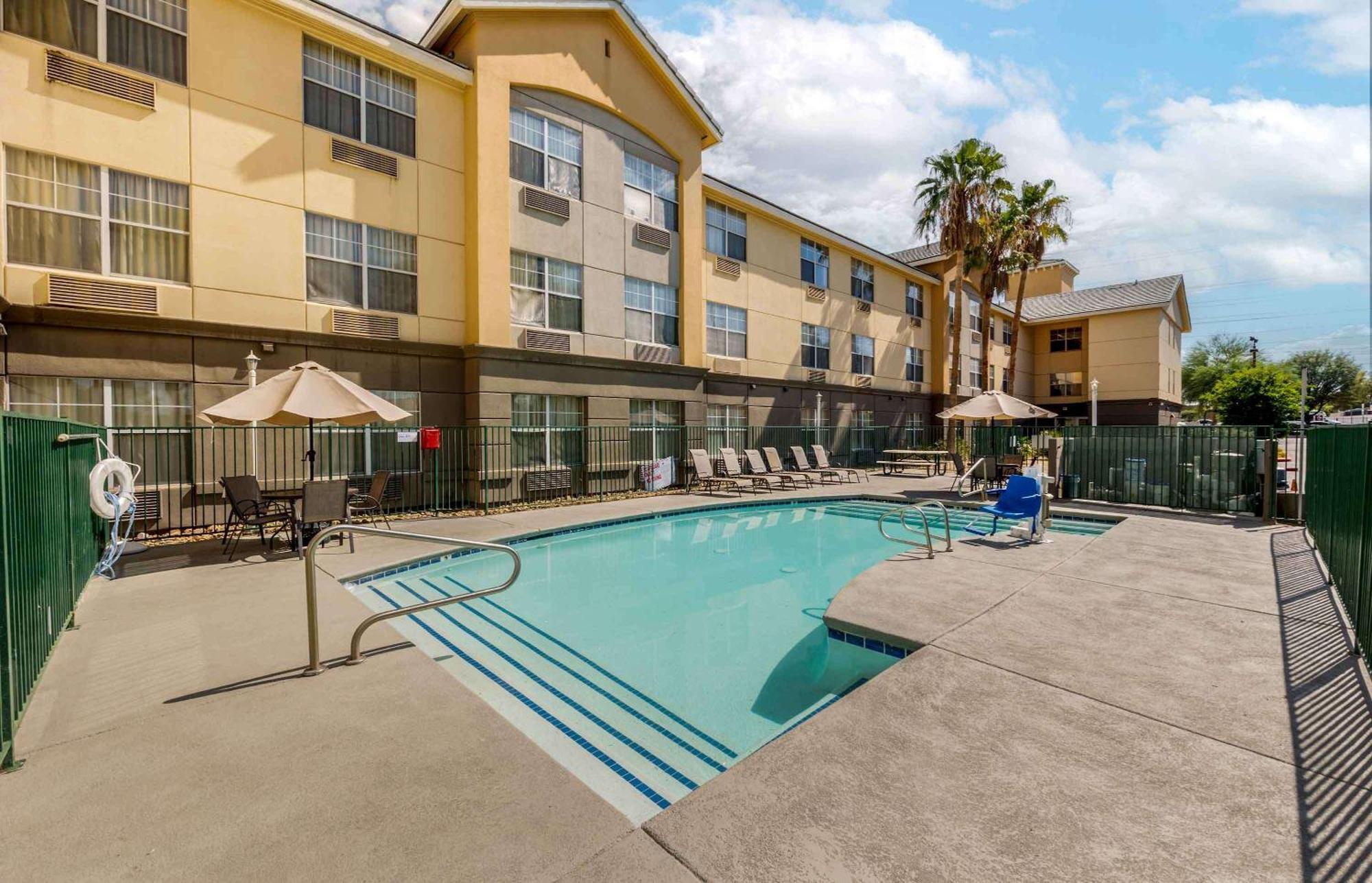 Mainstay Suites Las Vegas Flamingo מראה חיצוני תמונה